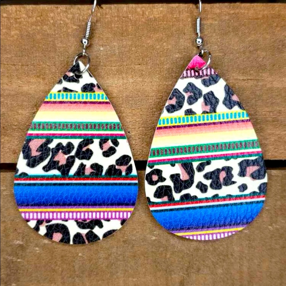 NWT 🆓 w/purchase Boutique Boho Leopard Serape | Southwestern Leather Earrings